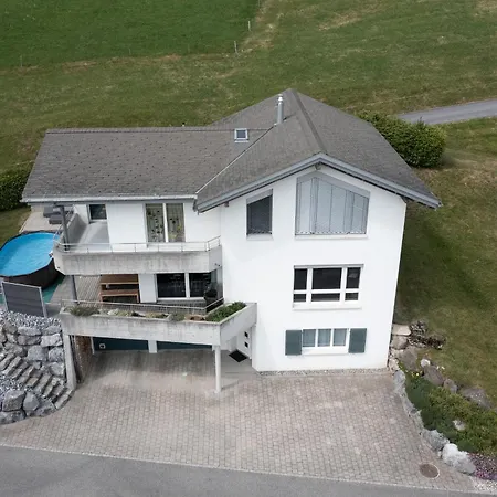 Haus Gmuer Erdgeschoss - Mit Gemeinschaftsbereichen *