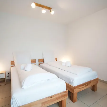 Haus Gmuer Erdgeschoss - Mit Gemeinschaftsbereichen Ubytování v soukromí